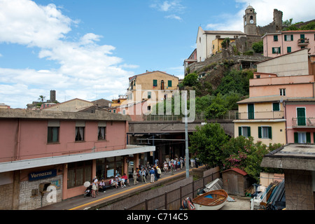 Bahnhof im Fischerdorf Vernazza,gare dans le village de pêcheurs, Vernazza Banque D'Images