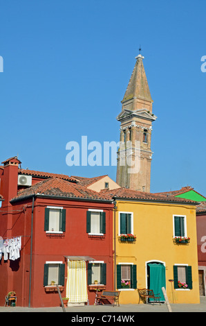 Chalets aux couleurs vives, Burano, Venise, Italie Banque D'Images