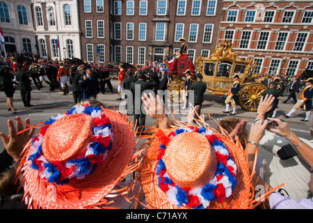 La Reine offre son discours du Trône du Sénat et de la Chambre des Représentants (entraîneur d'or Procession Prinsjesdag). Banque D'Images