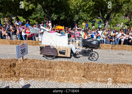 Red Bull race Soapboax Lisbonne 2011 / 2º Grande Prémio Red Bull - une corrida Mais Louca do Mundo Banque D'Images