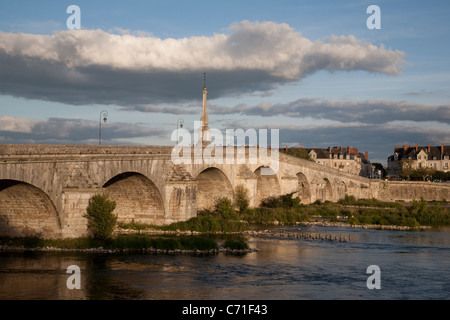 Pont Jacques Gabriel Pont, Loire ; Vallée de la Loire, Blois, France Banque D'Images