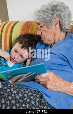 Grand-mère et petit-fils portrait Banque D'Images