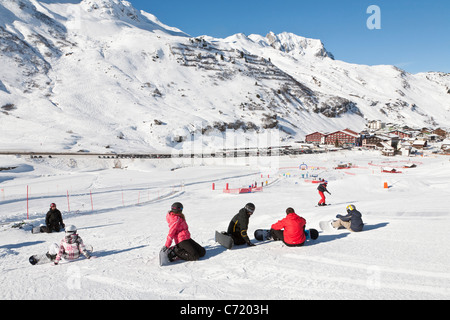 Cours d'instruction, les snowboarders, ZURS am Arlberg, Vorarlberg, Autriche Banque D'Images