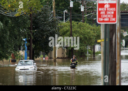 La rivière Passaic inondée après l'ouragan Irène a frappé le nord du New Jersey le 28 août 2011. Banque D'Images