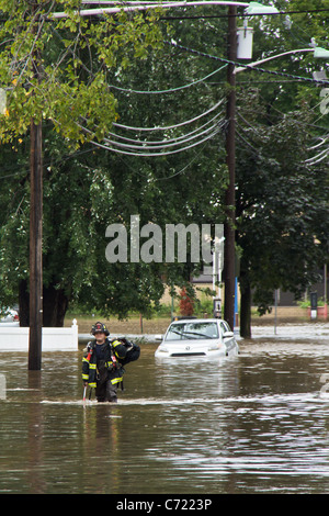 La rivière Passaic inondée après l'ouragan Irène a frappé le nord du New Jersey le 28 août 2011. Banque D'Images