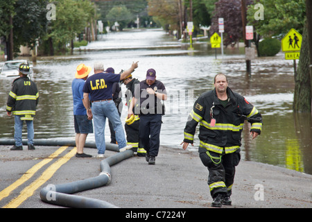 La rivière Passaic inondée après l'ouragan Irène a frappé le nord du New Jersey le 28 août 2011. Banque D'Images