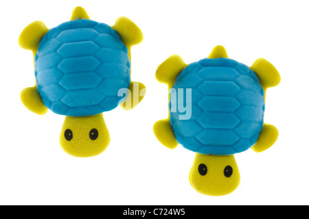 Deux gommes kiddies tortue jouet Banque D'Images