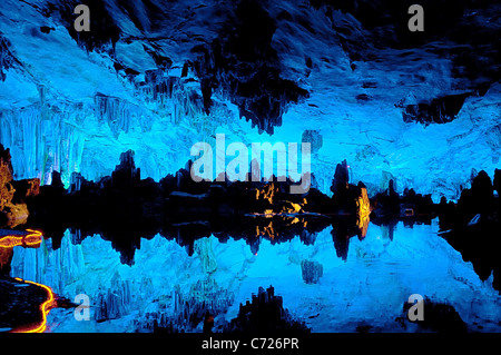 La scène underground de la Reed Flute Cave à Guilin, Chine Banque D'Images