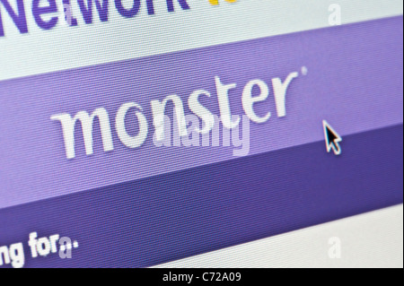 Gros plan du logo Monster comme vu sur son site web. (Usage éditorial uniquement : -Print, télévision, e-book et le comité éditorial du site). Banque D'Images