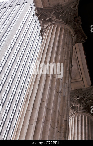 Canada,Québec,Montréal, Montréal, les colonnes de l'Édifice de la Banque de Montréal Banque D'Images