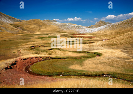 Verliga, les sources d'Acheloos (aussi connu comme 'Aspropotamos'), région de montagnes Pindos, Trikala, Thessalie, Grèce Banque D'Images