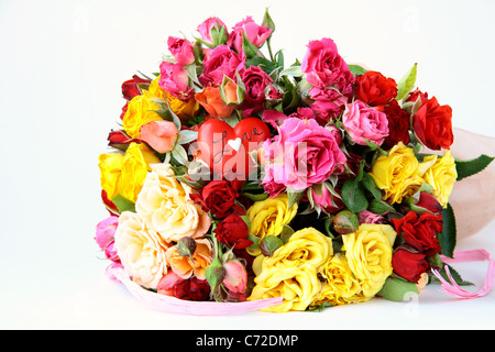 Bouquet de roses multicolores, petits aérosols, avec un coeur Banque D'Images