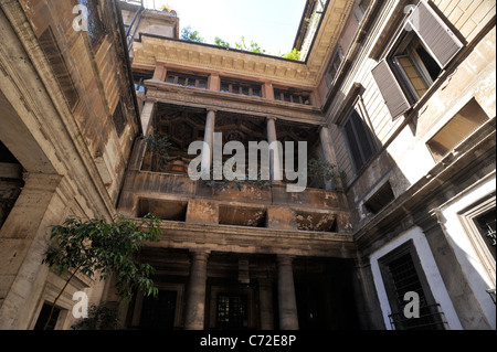 Italie, Rome, Palazzo Massimo alle colonne, cour Banque D'Images