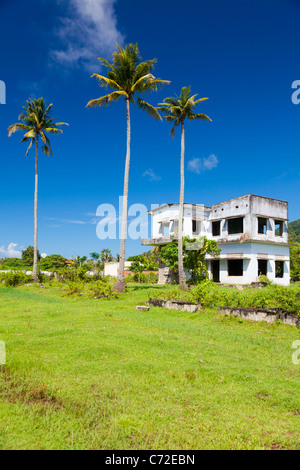 Villa coloniale abandonnée dans Krong Kep - Kep Province, Cambodge Banque D'Images