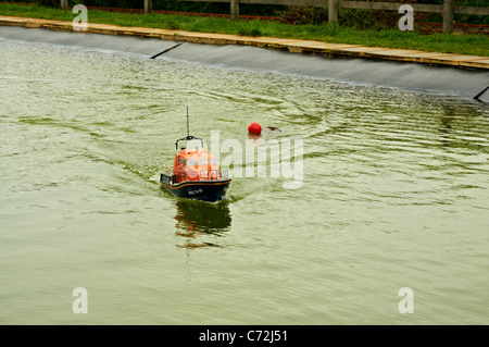Sauvetage sur Tamar modèle Southport lac de plaisance. Banque D'Images