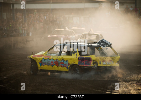 Banger racing racer course de stock car crash pilote pilotes voitures racers stock stockcar stockcars pistes piste Plantage Plantage plante Banque D'Images