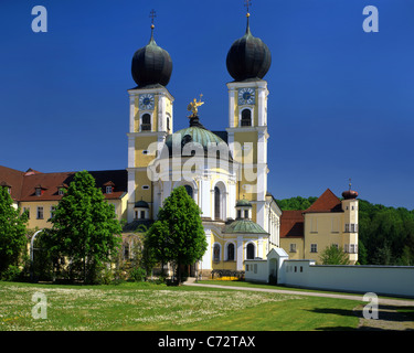 DE - BAVARIA : église du monastère Saint-michel de Metten au an der Donau Banque D'Images