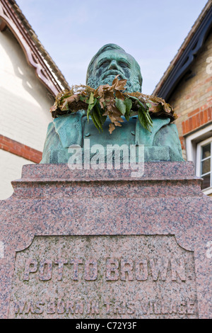 Le Potto Brown Statue - Houghton, Cambridgeshire - Angleterre Banque D'Images