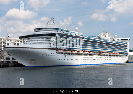 Princess Cruises bateau de croisière amarré au terminal de croisière Falcon noir à Boston, Massachusetts. Banque D'Images