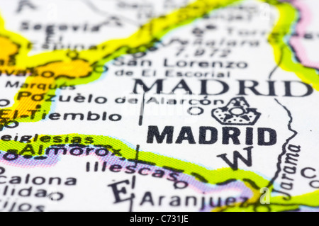 Un gros plan sur la carte de Madrid, capitale de l'Espagne. Banque D'Images