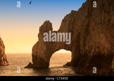 L'arche et de Land's End au coucher du soleil, Cabo San Lucas, Mexique Banque D'Images