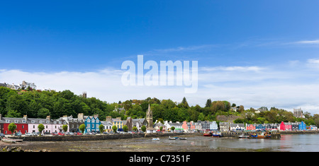 Marée basse dans le port de pêche pittoresque de Tobermory sur l'île de Mull, Hébrides intérieures, Argyll and Bute, Ecosse, Royaume-Uni Banque D'Images