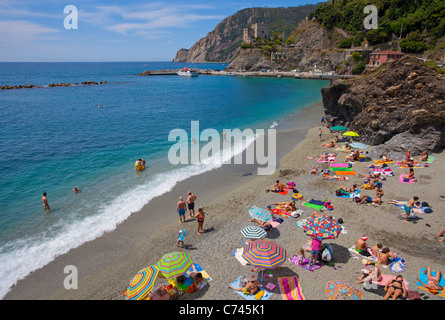 Plage de Monterosso al Mare, Cinque Terre, site du patrimoine mondial de l'UNESCO, la Ligurie di Levante, Italie, Méditerranée, Europe Banque D'Images