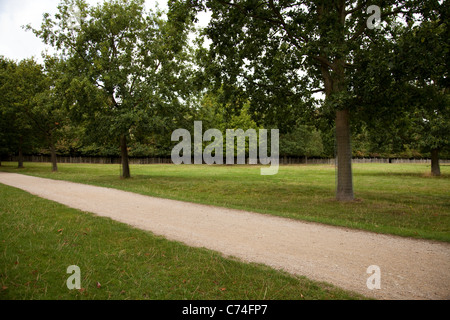 Un sentier de gravier dans la région de Nottingham Wollaton Park England UK Banque D'Images