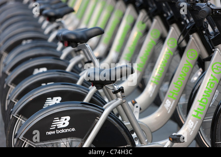 Quelques-unes des bicyclettes de l'équilibre nouveau système de partage de vélos Hubway à Boston, Massachusetts. Banque D'Images