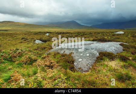 Temps orageux sur le Connemara countrside, Doolough Valley, comté de Mayo, République d'Irlande Banque D'Images