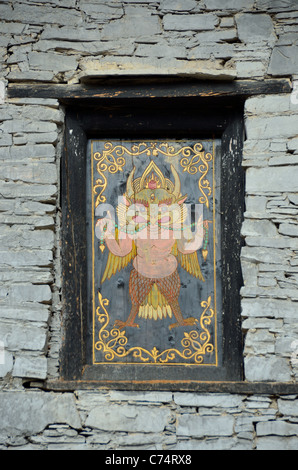 Fenêtre colorée peinture sur une maison de style tibétain. Au Sichuan, en Chine. Banque D'Images