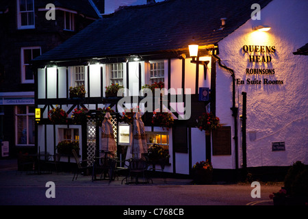 Queens Head Public House à Hawkshead, Lake District, Cumbria Banque D'Images