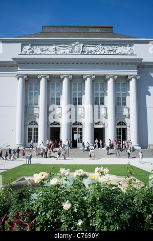 Jardins du Kurfurstliches Schloss ou palais électoral au niveau fédéral ou de l'Horticulture Bundesgartenschau BUGA Koblenz Banque D'Images