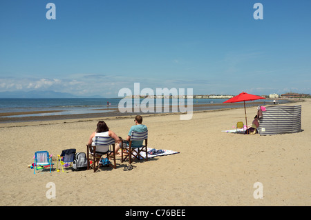 Famille sur la plage de Troon, Ayrshire, Scotland, UK, Grande-Bretagne Banque D'Images