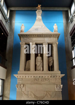 Le sépulcre de Poblicius au musée romain-germanique de Cologne Allemagne Banque D'Images