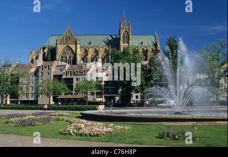 Cathédrale St Etienne vue de la place de la comédie, Metz, Lorraine, France Banque D'Images