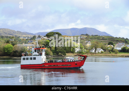 Le BERE Island ferry part Castletownbere Harbour sur la péninsule de Beara Co Cork, Rep de l'Irlande. Banque D'Images