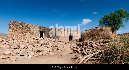 Les maisons traditionnelles en pierre du peuple Argoba au niveau de cette falaise village de Koremi près de Harar dans l'Est de l'Éthiopie, l'Afrique. Banque D'Images