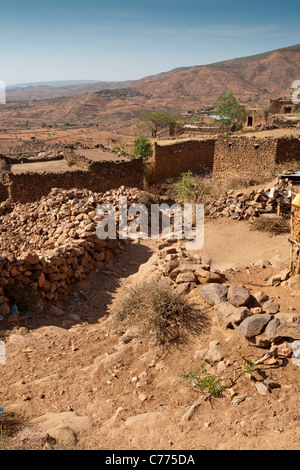 Les maisons traditionnelles en pierre du peuple Argoba au niveau de cette falaise village de Koremi près de Harar dans l'Est de l'Éthiopie, l'Afrique. Banque D'Images