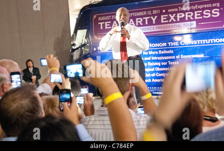 Candidat républicain à la présidence, Herman Cain, adresses à la partisans Tea Party/débat CNN Banque D'Images