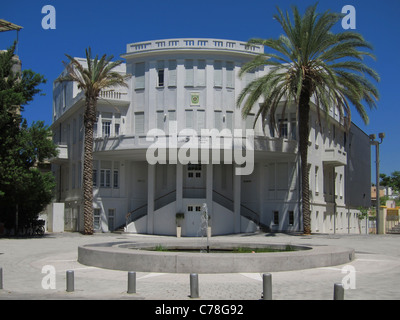 L'ancien hôtel de ville construit dans le style éclectique de l'architecture de la rue Bialik dans le centre de Tel Aviv ISRAËL Banque D'Images