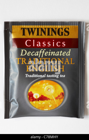 Sachet de Twinings decaffeinated classiques thé anglais traditionnel sachet sac isolé sur fond blanc - plateau dégustation traditionnelle Banque D'Images