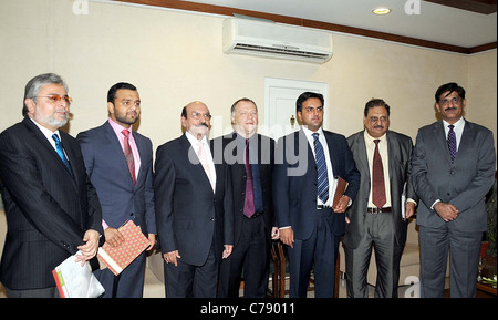 Photo de groupe du Sind Chef avec délégation du Pakistan Bretagne Commerce et investissement Forum Banque D'Images