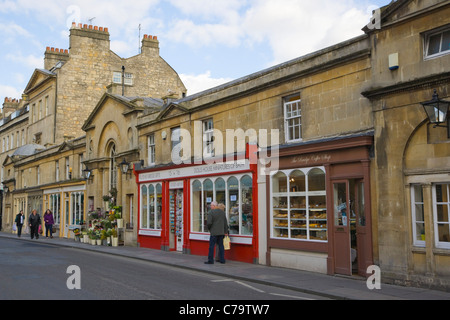 Argyle Street on Pulteney Bridge over River Avon par Robert Adam, Bath, Somerset, England, UK Banque D'Images