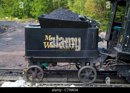 Mount Washington cog railway qui emmène les touristes jusqu'au sommet du mont Washington, dans les White Mountains, New Hampshire, New England. Banque D'Images