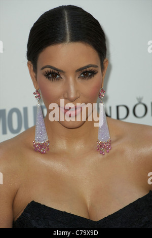 Kimberly 'Kim Kardashian' Humphries Suivre le modèle Kardashians