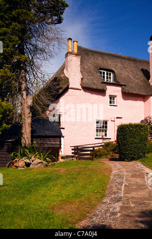 Rose Cottage est l'un des plus pittoresque de maisons dans le charmant village de Cockington, dans le Devon (Angleterre) Banque D'Images