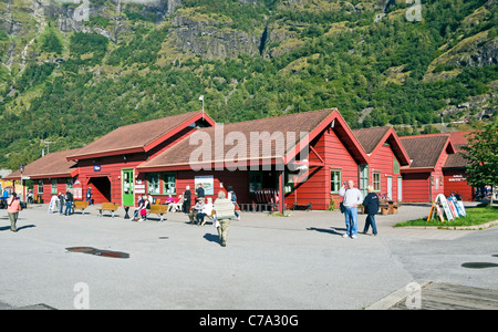 La gare de Flåm Flåm dans le petit village à la fin de l'Aurlandsfjorden dans l'ouest de la Norvège Banque D'Images