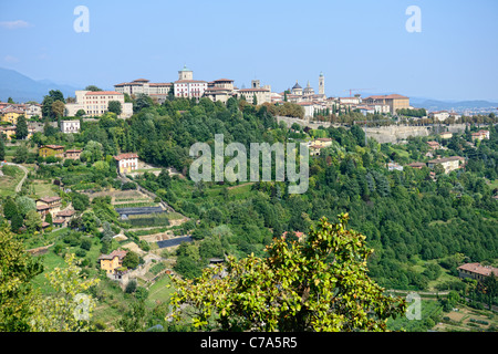 Citta Alta, Bergame, Lombardie, Italie, une ville au sommet d'une colline. Banque D'Images