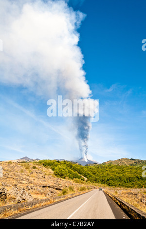 L'Etna en éruption le 8 septembre 2011, Sicile, Italie Banque D'Images